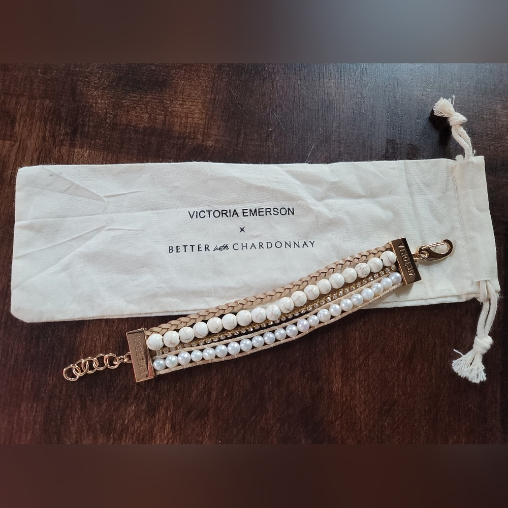 Victoria Emerson Bracelet approx 8in